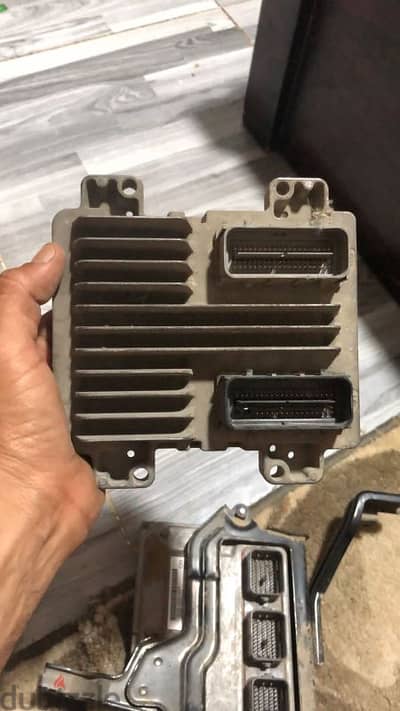 حدة تحكم المحرك (Engine Control Module - ECM كنترول يونت
