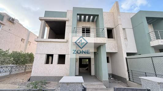 فيلا للبيع بمدينتي نموذج J مودرن موقع مميز قرب الفود كورت