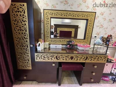 غرفه نوم عروسين كالجديده خشب زان