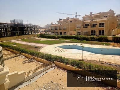 لاستعجال المالك تم تنزيل السعر توين هاوس 5 غرف ( ريسيل) فيو لاند سكيب في الباتيو اورو لافيستا قلب الجولدن سكوير-فرصه مميزة