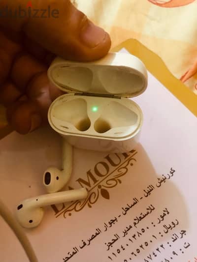 Apple  AirPods