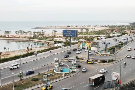 شقة قابلة للتقسيم للبيع 370 م² زيزينيا علي البحر مباشرة (فيو بحر مباشر)