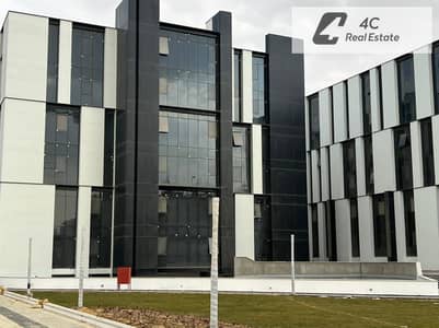 With a 10% down payment and ready to move own Admin office 144 m for sale ready to move  bahry view landscape with a very prime location in Hyde Park