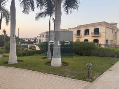لسرعه البيع فيلا مستقله ريسيل للبيع في كمبوند فيلار شارع التسعين التجمع استلام فوري Villar New Cairo
