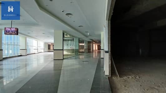 With an administrative license, prime location in Mohandessin, 500 sq m, very elegant tower, office for rent.