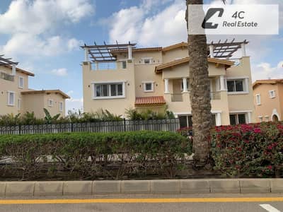 Luxury twin house for rent ready to move in Hyde Park New Cairo with swimming pool and jacuzzi