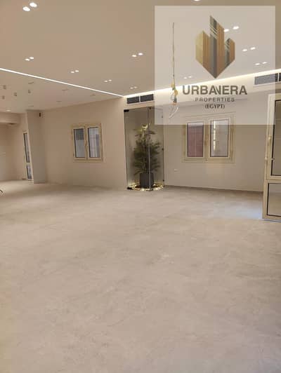 A premium apartment for sale, fully finished to a super deluxe standard, equipped with air conditioners, located in El Koronfel Villas area, Fifth Set