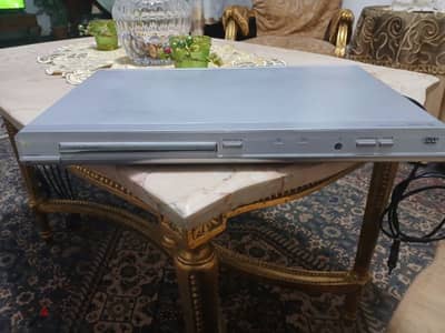 جهاز عرض  وتسجيل  دي في دي  ماركه فيلبس اصلي بحاله المصنع