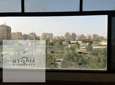 شقة للبيع بالدقي شارع نادي الصيد فيو النادي مساحة 220م 3 غرف منهم ماستر بدريسنج ريسبشن 3 قطع 3 حمامات دور خامس موقع مميز وفرصة رائعة