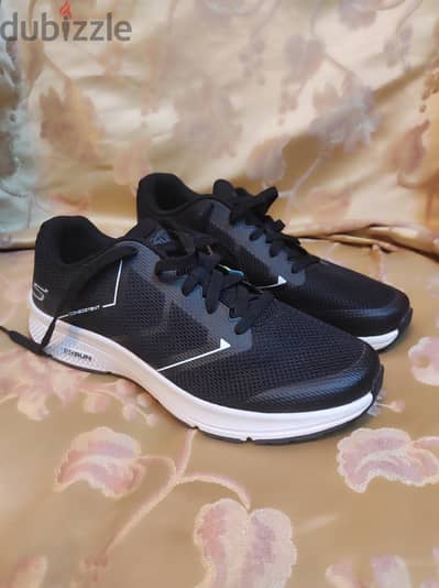 Skechers sketchers سكيتشرز جديد مقاس 43