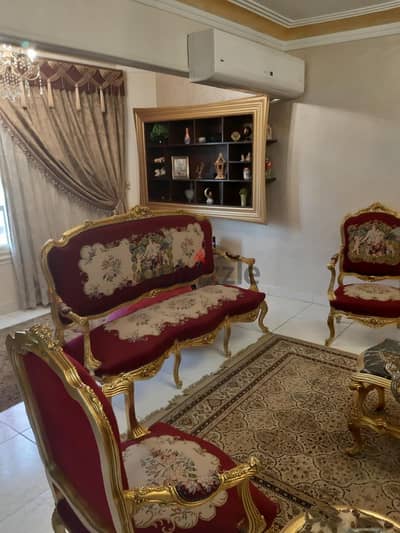 صالون اوبيسون، بايو و دولاب فضية