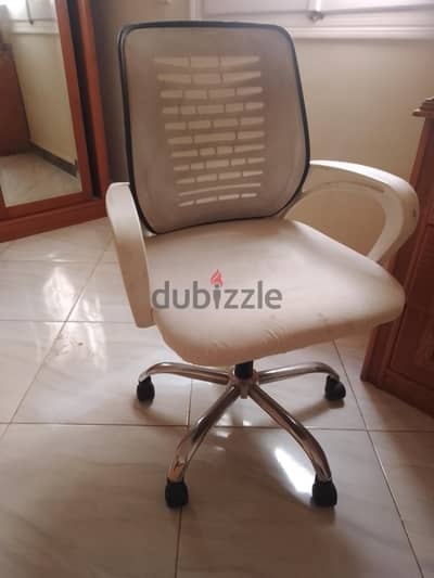 كرسي مكتب وكمبيوتر  للبيع