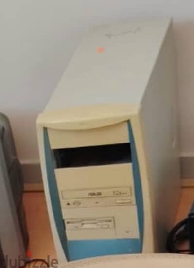 Full computer ( Monitor - Tower- Keyboard