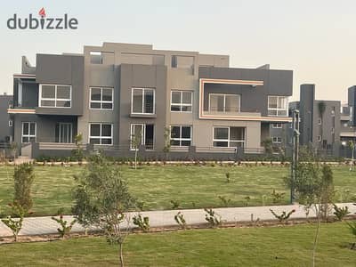 Apartment with garden for sale, immediate delivery, fully finished, in Kayan Compound in 6th of October City  Located in a prime location next to Moun