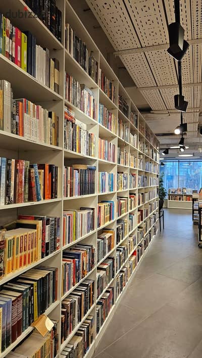 محل مكتبة 31م للبيع بمقدم مليون فقط في مول خدمي راقي جنب مدرسة مارفيل – فرصة استثمار يومي في قلب الشيخ زايد!