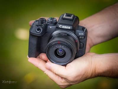 كاميرا كانون Canon R10
