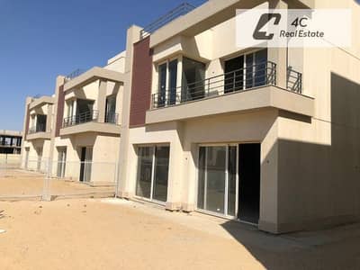 Standalone villa for sale in Palm Hills New Cairo, in a prime location with a direct view of a private garden and no front streets