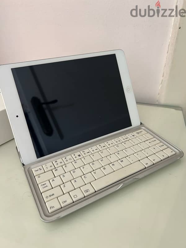Ipad mini with bluetooth keyboard 1st Gen 1