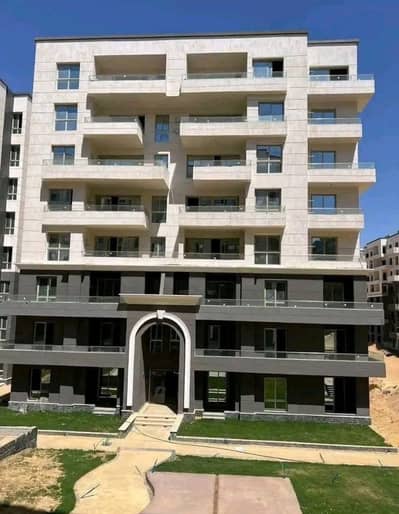 Apartment in DE Joya4 compound, next to the Iconic Tower in the heart of the New Administrative Capital, with a down payment of only 400,000.