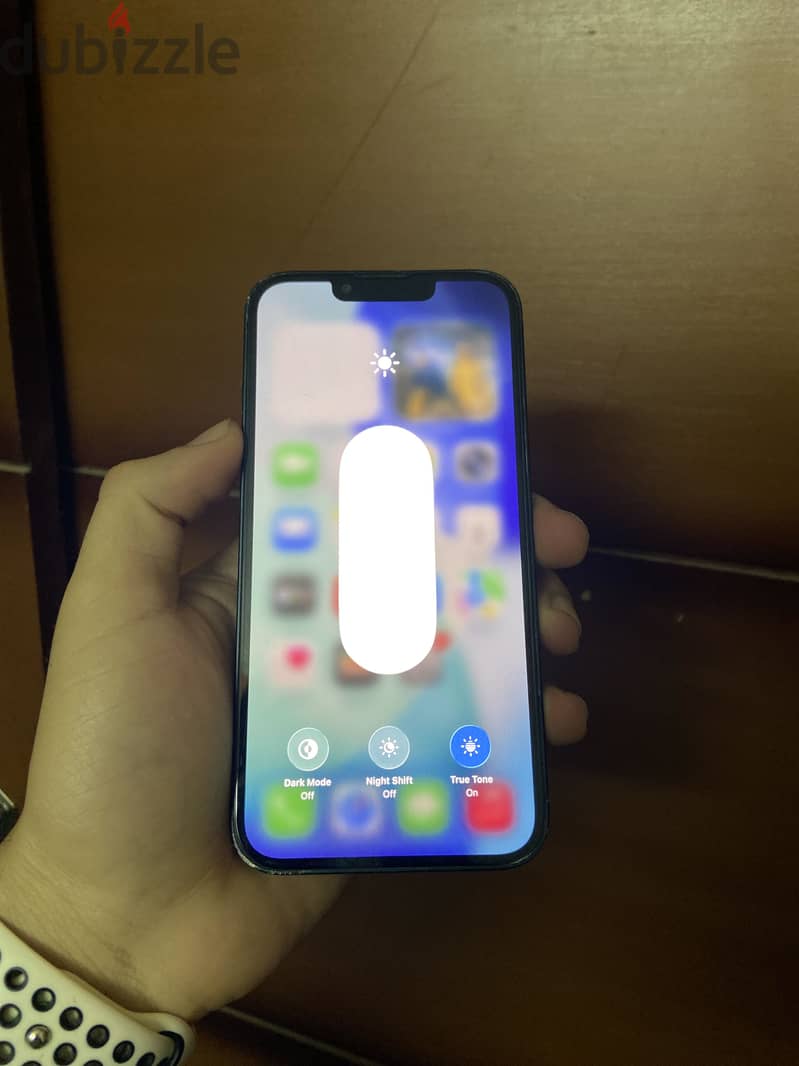 iPhone 13 4