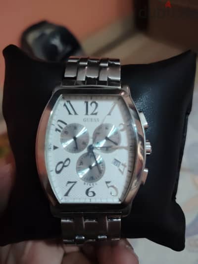 ساعه guess