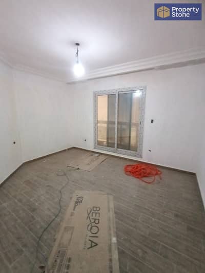 Office space for rent. . . 160 sq m, super deluxe finishing, on the main Carrefour Street, Zahraa El Maadi