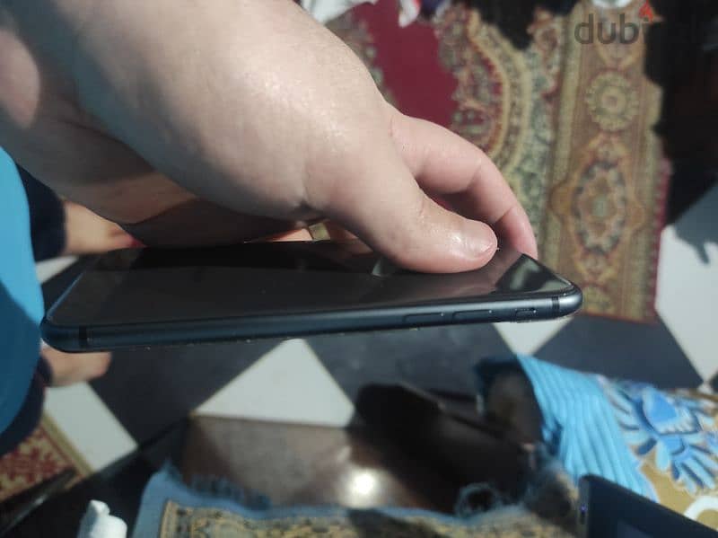 IPHONE 8 4