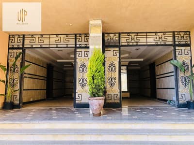 للبيع شقة فى كمبوند لايت سيتى بالقرب من 90 الجنوبى و الامريكية متشطبة