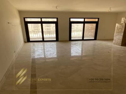 شقة للإيجار في ميفيدا، مجهزة بمطبخ وتكييفات