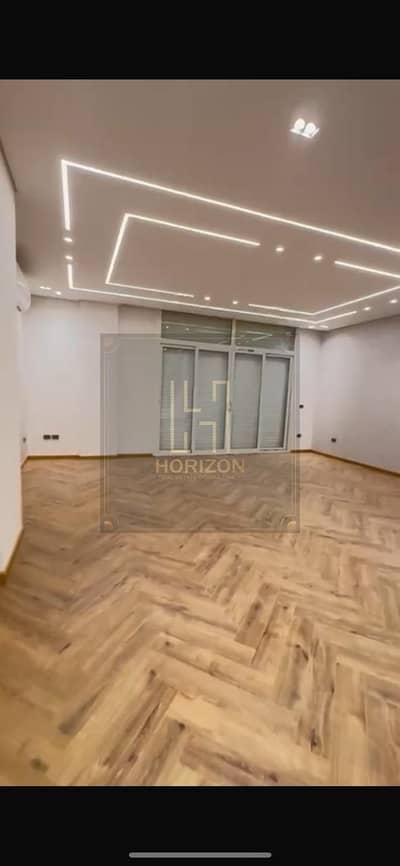 Semi furnished tiwn 300m first use rent in Mountain View Icity New Cairo