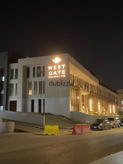 مكتب ادارى  متشطب بالكامل للبيع  برايم  لوكيشين  فى west  gate