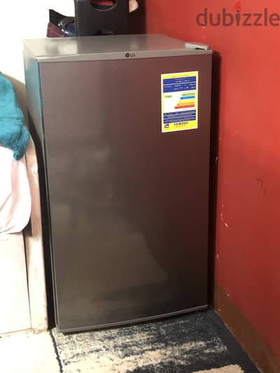 LG Mini Bar Refrigerator 92L No Frost – GL-131SLQ