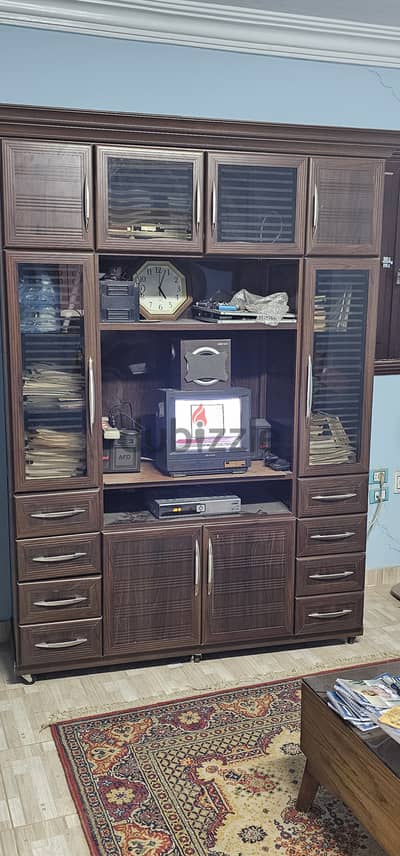 مكتبة للبيع بحالة ممتازة