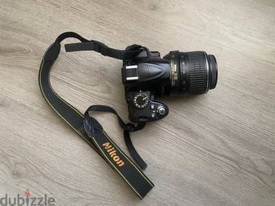 كاميرا نيكون Nikon D3000