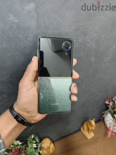 Honor Magic V Flip Jimmy Choo Edition