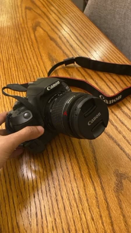 Camera Canon D 1300 2