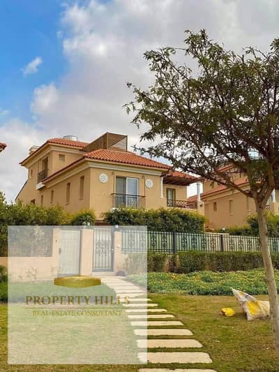 Villa for sale with a landscape view, ready for viewing and occupancy in New Cairo