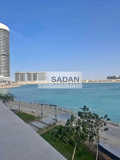 دوبلكس للبيع متشطب بالكامل علي البحر دايركت في مزارين العلمين - الساحل الشمالي