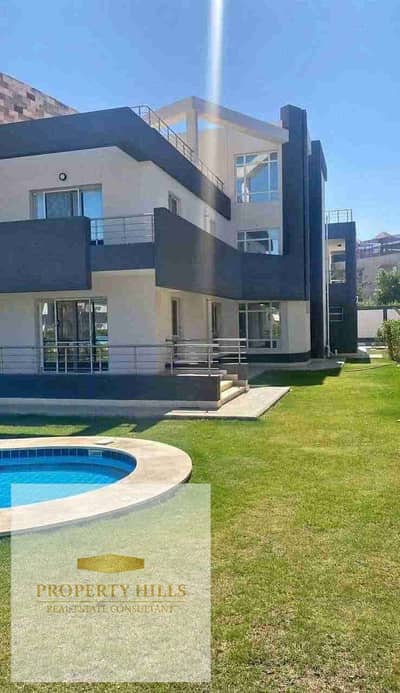 فيلا كورنر علي البحر في مارسيليا الساحل الشمالي تشطيب كامل و جاهزه