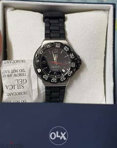Tag heuer unisex watch new with box and international warranty.