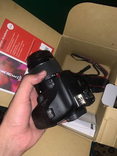 Canon eos 2000 d