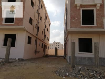 شقة للبيع – بيت الوطن الحي الأول  أمام الميدان مباشرة – فيو مفتوح على الهيلوبارك – شارع رئيسي 100م