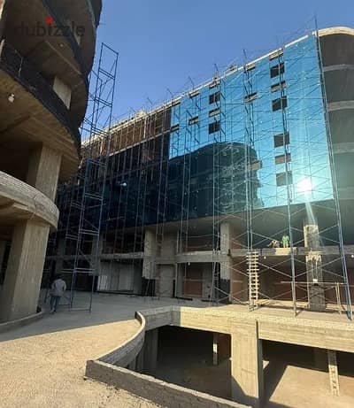 جاهز للمعاينة محل للبيع استلام فوري بجوار الداون تاون فرصة استثمار في قلب الشيخ زايد
