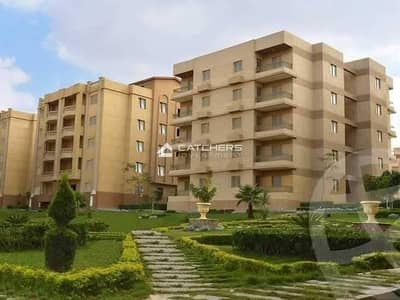 Apartment for immediate occupancy in a residential compound in a prime location behind Waterway and 10 minutes from Dusit Hotel. Apartment for sale in