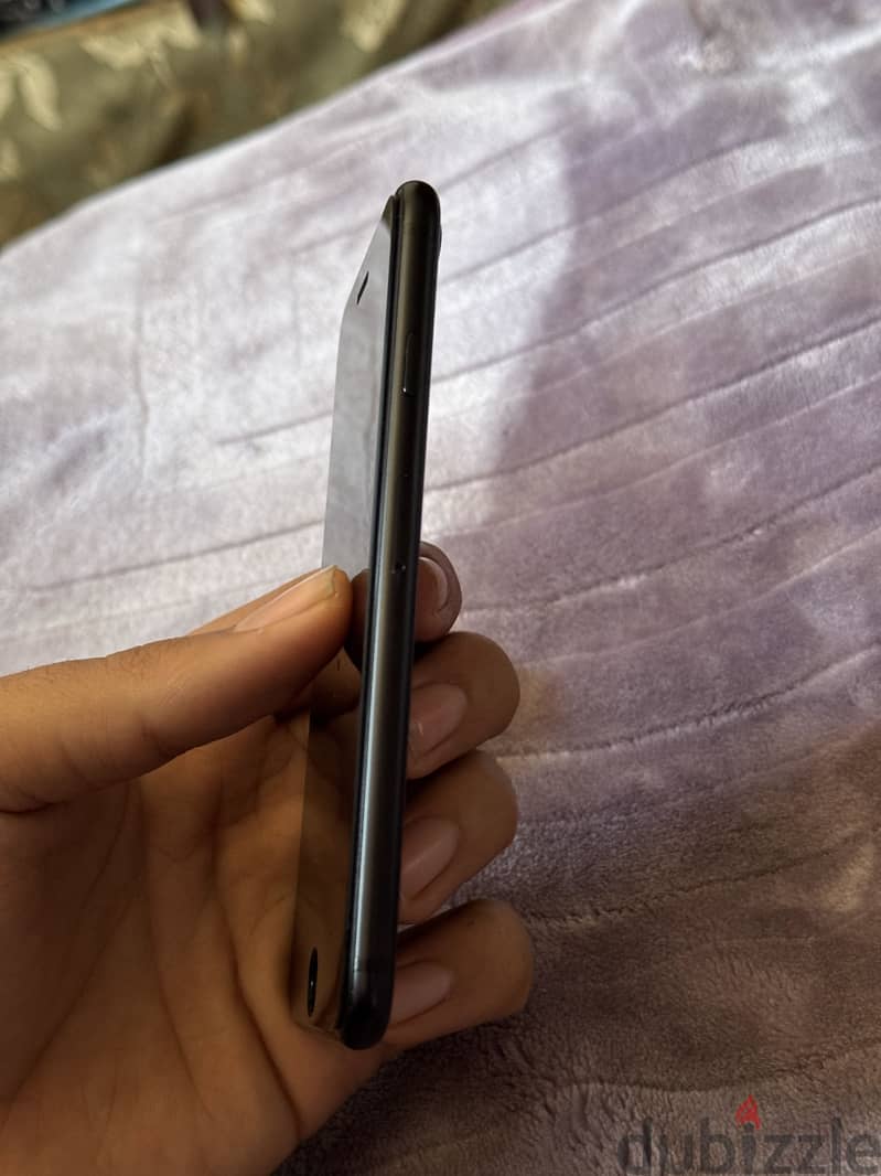 IPHONE SE 4