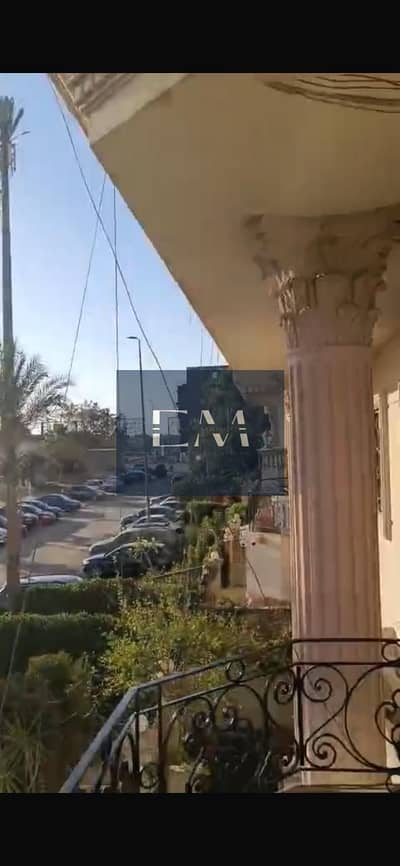 شقة مفروشة بالكامل للبيع على محور جمال عبد الناصر – 3 غرف بإطلالة مفتوحة في موقع مميز