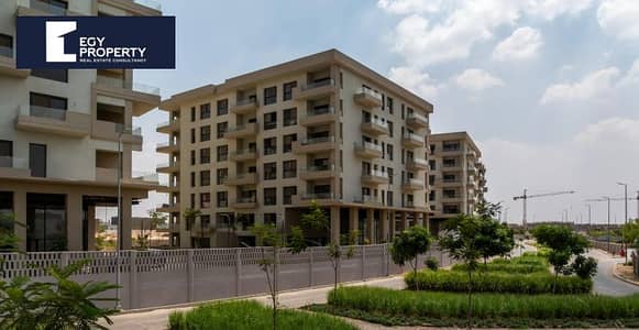 شقة  للبيع في كمباوند البروج القاهرة الجديدة متشطبة بالكامل بتكملة اقساط