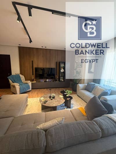 شقة فاخرة  150 م للبيع في كمبوند Village Gate – التجمع الخامس بإطلالة مميزة - 5 غرف