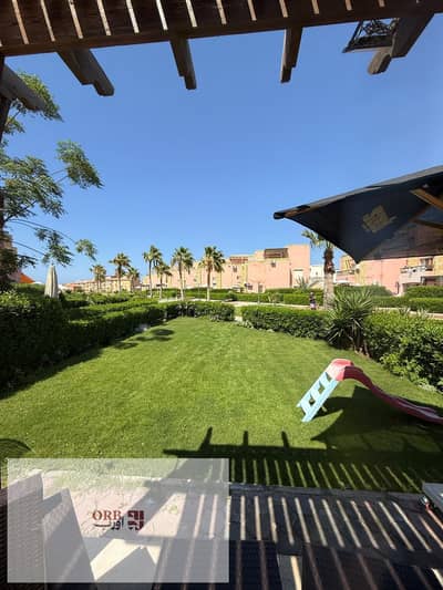 Chalet for sale, 165 sqm with a 220 sqm garden in Blumar Sidi Abdel Rahman, North Coast. 3 bedrooms, 2 bathrooms, fully finished with ACs, in a fully