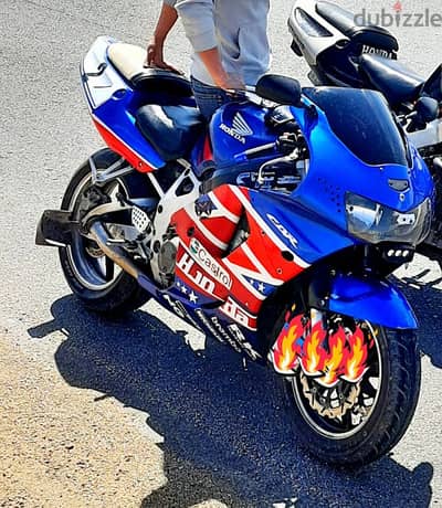 Honda 919 CBR